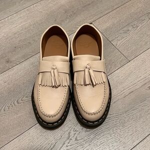 Dr. Martens Everyday Cream Tassel Loafers Classic Fringe Size 40 US 9